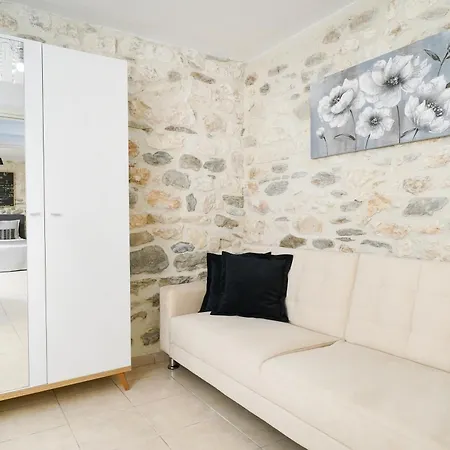 Chrissi Seastar Villa *